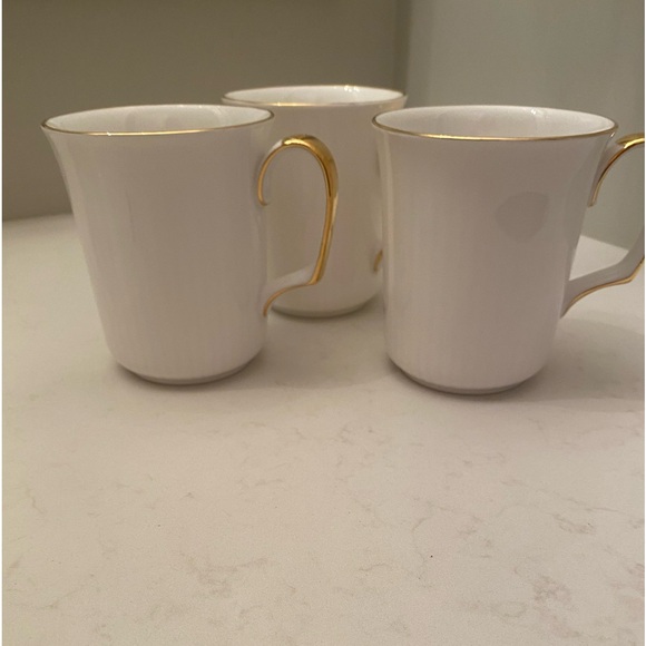 EUC 3/$50 ROYAL ALBERT BRISTOL RIBBED MUGS IN THE DISCONTINUED VAL D’OR PATTERN - Picture 4 of 15